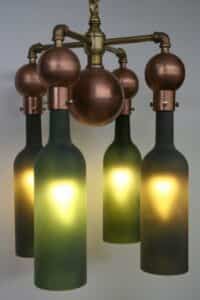 lampara con botellas vino recicladas 1