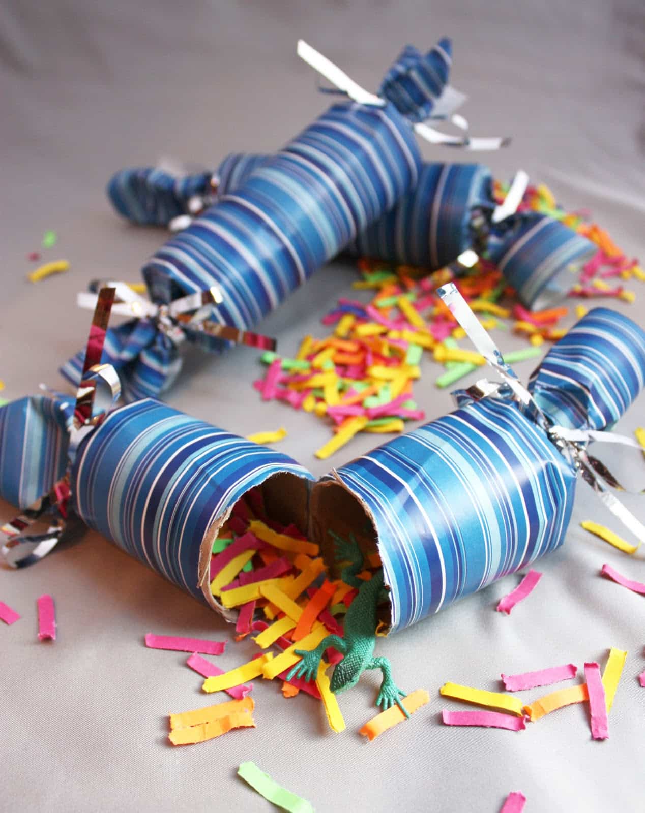 Crea tu propio tubo de confeti para celebrar la llegada del nuevo año