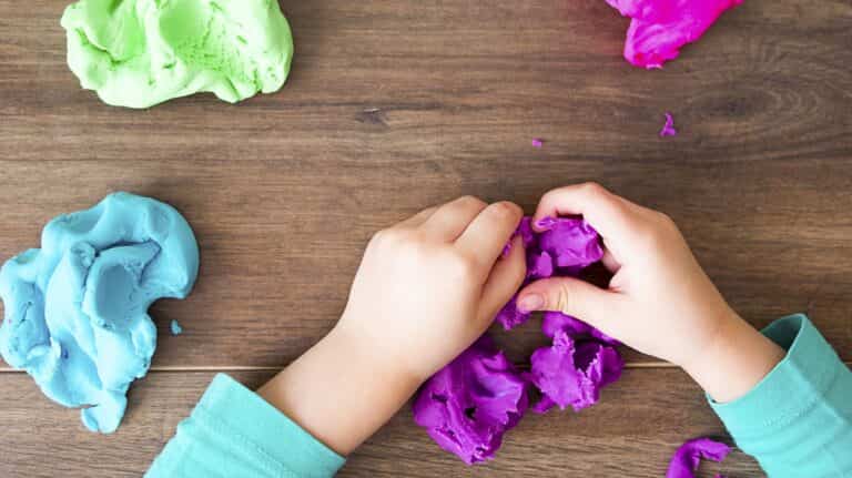 Diferentes recetas para hacer plastilina casera para niños