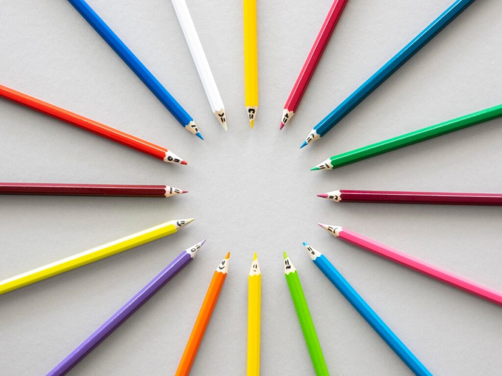 5 técnicas para pintar con lápices de colores y conseguir un mejor acabado en tus manualidades